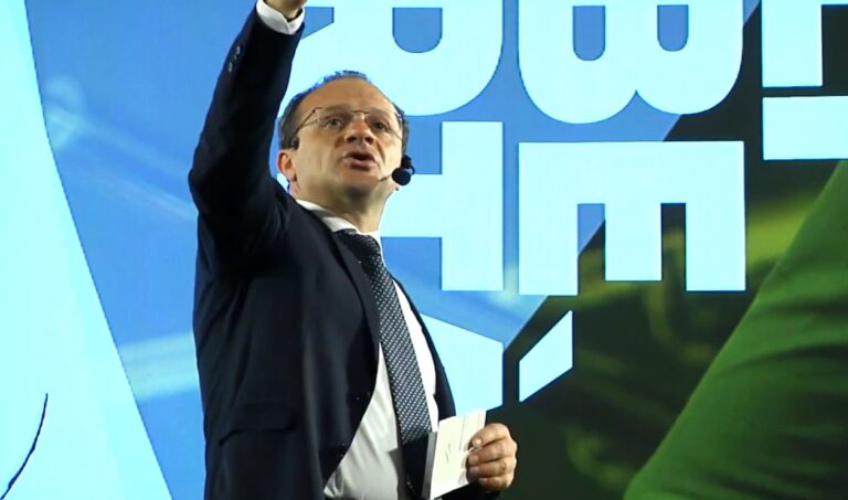 De Luca: “Ecco quando si voterà”. Taormina, clamoroso effetto domino