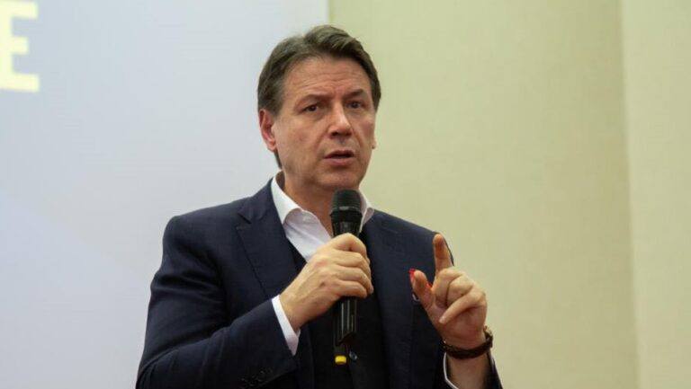 Conte: “M5s è un muro per il governo. Meloni vuole tutelare banche e lobby”
