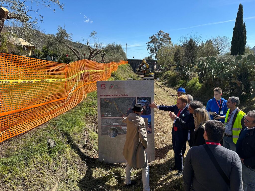 Turismo, un treno storico per le Gole dell’Alcantara 1 D Unaltra immagine del cantiere