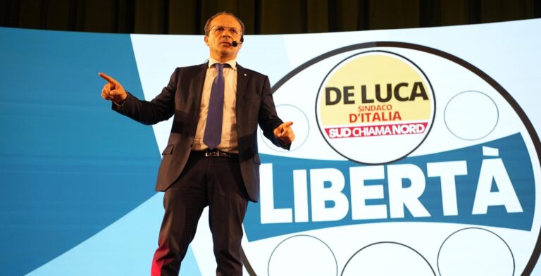 Il sindaco di Taormina: “Noi siamo quelli del buon governo. Ora la crociata”