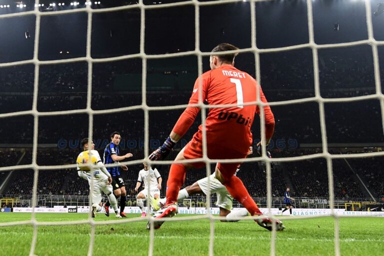 Juan Jesus risponde a Darmian, Inter-Napoli finisce 1-1 Juan Jesus risponde a Darmian, Inter-Napoli finisce 1-1