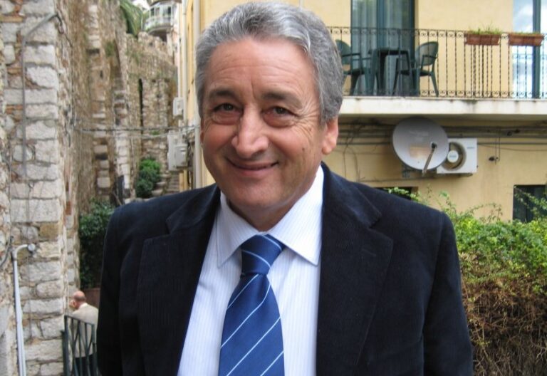 Rotary Taormina onora la memoria del prof. Morici con una targa. Il figlio: “Il tempo è galantuomo”