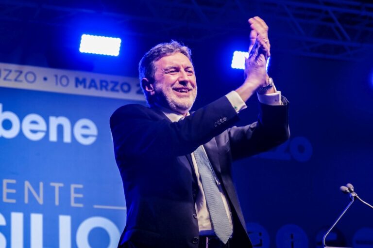 Abruzzo, Marsilio si conferma presidente: “È una pagina di storia”