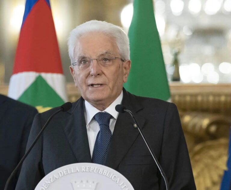 Mattarella: “Lo sforzo solidale delle istituzioni ha arginato il Covid”