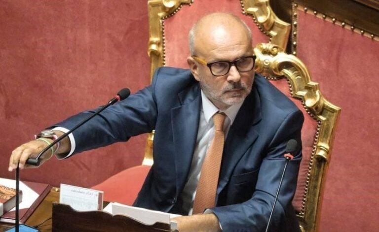 Schillaci: “Reazioni avverse al vaccino Covid, censirle e valutarle”