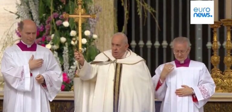 Pasqua, il Papa: “Fermare venti di guerra
