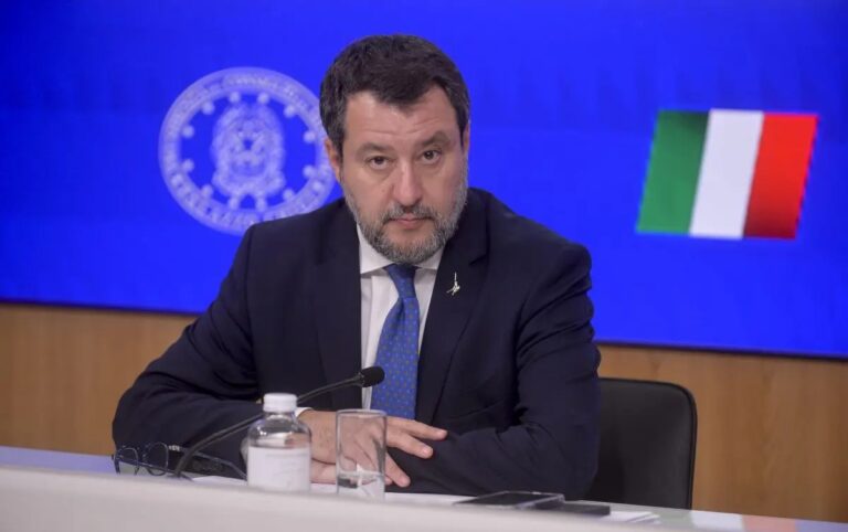 Codice della strada, ok della Camera. Salvini: “Grande soddisfazione”
