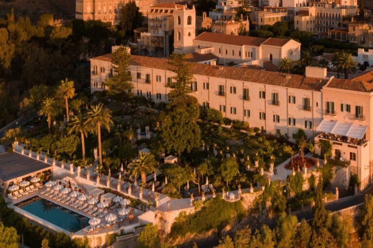 Hotel italiani: +12% ricavi nel 2023, Taormina “regina” del Sud