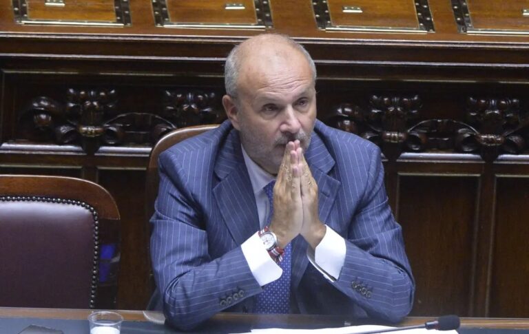 Schillaci: “Accesso più facile per pazienti a farmaci” Schillaci: “Accesso più facile per pazienti a farmaci”