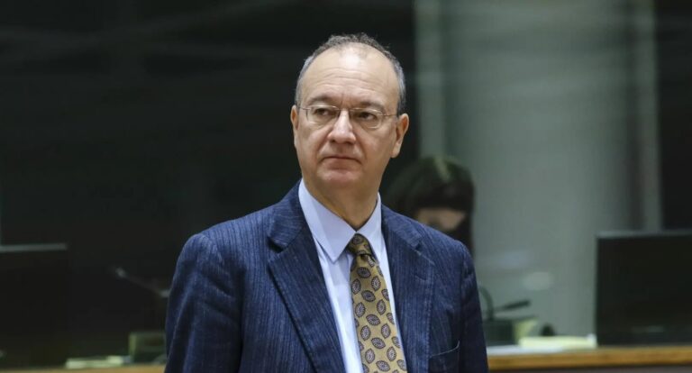 Valditara: “No alle classi ghetto, va ridotta la dispersione scolastica”