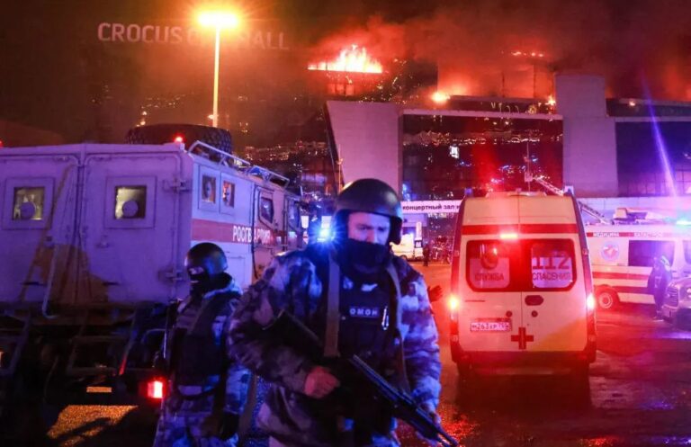Attentato in una sala concerti a Mosca, almeno 40 morti e 100 feriti