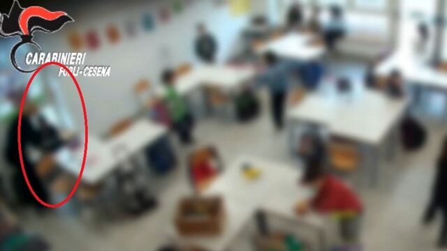 Maestra arrestata per maltrattamenti ad un bambino di 7 anni