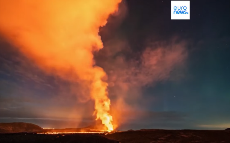 Islanda: lo show del vulcano sullo sfondo dell’aurora boreale