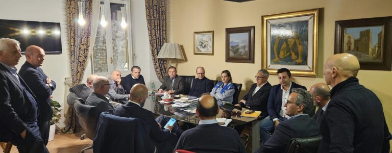 Raccolta rifiuti a Taormina, De Luca annuncia il “via alla nuova fase”
