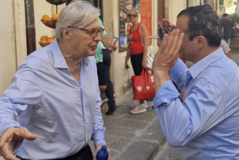 “Patto delle 3 uova”: anche Sgarbi con il sindaco di Taormina alle Europee?