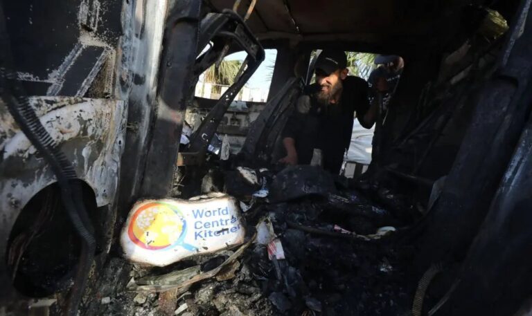 Uccisi 7 operatori umanitari della Ong World Central Kitchen a Gaza