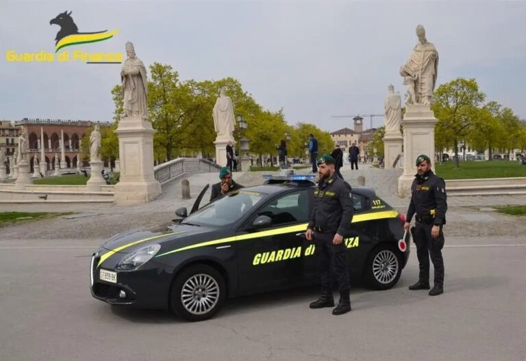 GdF sequestra 2,4 mln articoli per negozi e 10mila abiti