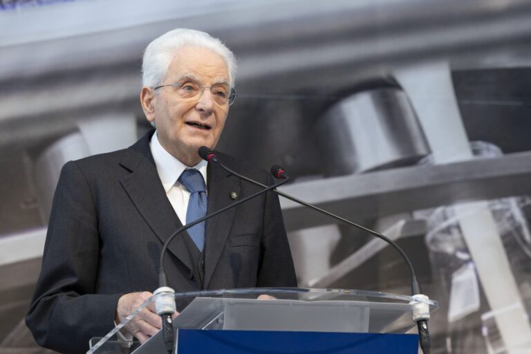 Mattarella: “Il lavoro non è una merce”