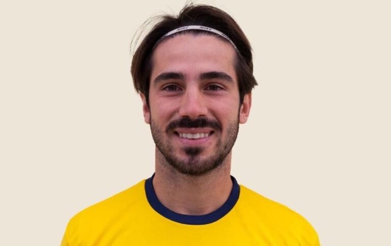 Mattia Giani muore in campo a 26 anni. Il padre: “Perché non c’era il medico?”