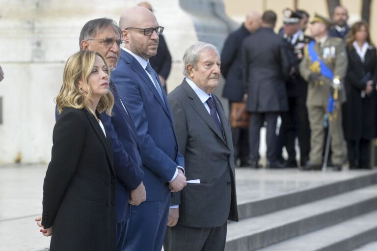 25 Aprile, Meloni: “Fine del fascismo pose basi per ritorno a democrazia” 25 Aprile, Meloni: “Fine del fascismo pose basi per ritorno a democrazia”