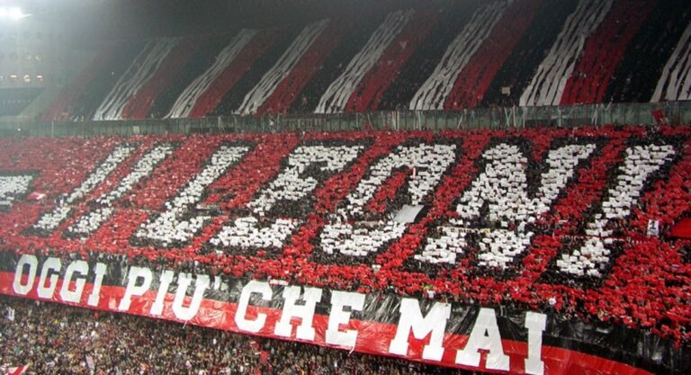 Milan, esplode l’ira dei tifosi: “Conte a Napoli, ora stadio vuoto”