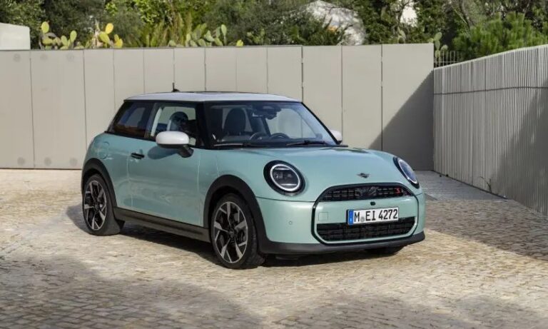 Nuova Mini Cooper S Classic, prestazioni sportive