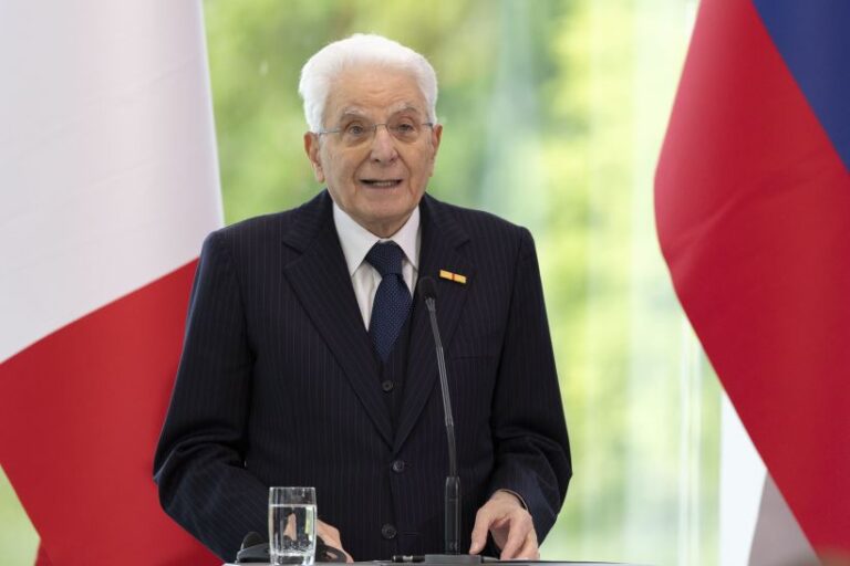 Europee, Mattarella: “Mi auguro vi sia una grande partecipazione”
