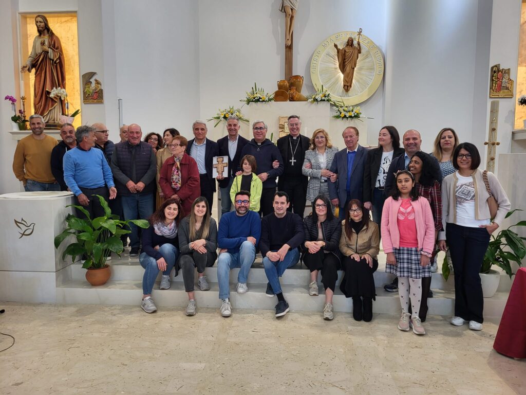 Visita Pastorale di mons. Accolla a Trappitello: l'Arcivescovo al fianco della gente 2 TN24 01