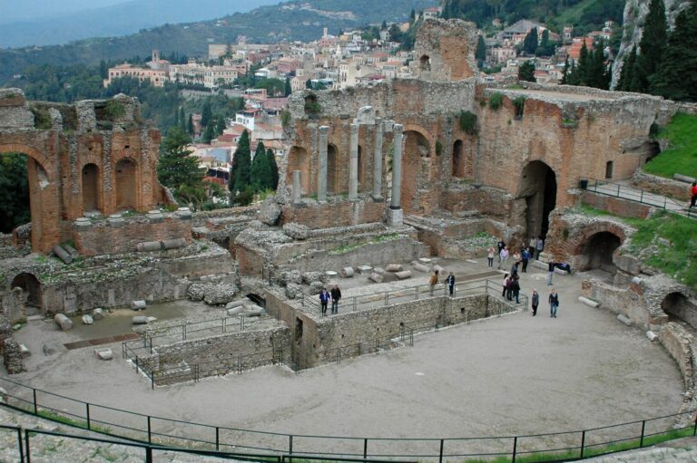 Tanti visitatori in Sicilia nel ponte di Pasqua, Taormina meta più visitata