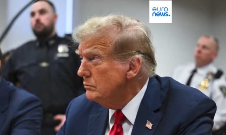 Processo a Trump, il tycoon: “Un attacco all’America” Processo a Trump, il tycoon: “Un attacco all’America”