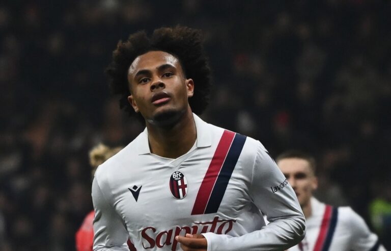 Il Milan spinge per Zirkzee, muro Bologna