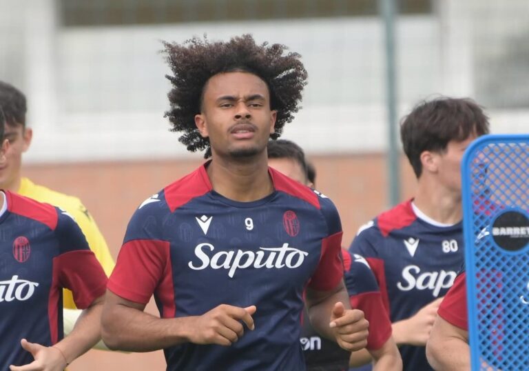 Zirkzee, è sfida Milan-Inter: il Bologna spara alto