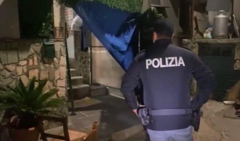 Estorsioni e droga, raffica di misure cautelari nel Napoletano