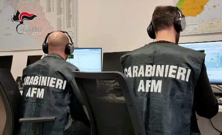 Camorra, decine di arresti per la vendita di euro contraffatti