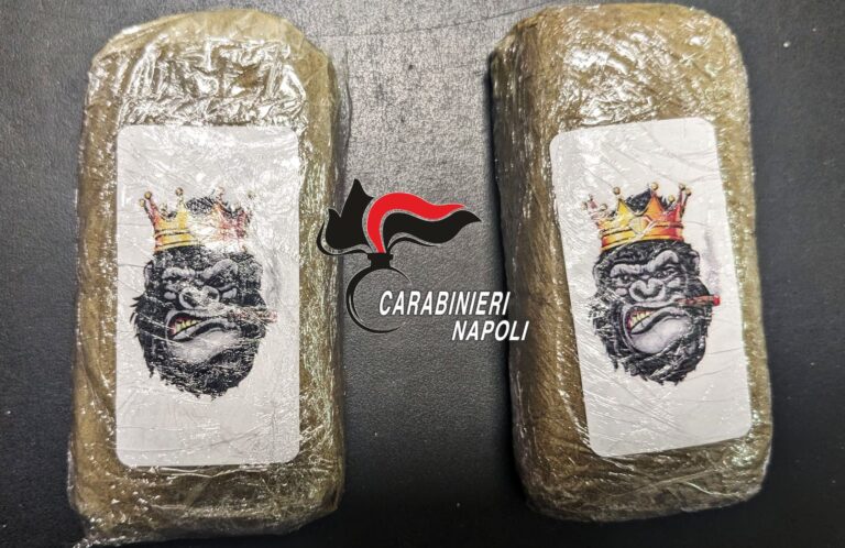 Blitz antidroga al porto di Ischia, in manette un pusher 20enne