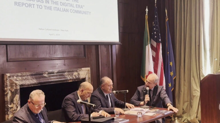 Gratteri: “Costituzione si può cambiare, ma prima si studi”