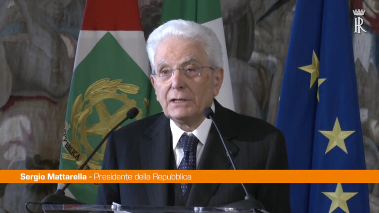 Mattarella: “Urgente creare una difesa unica europea”