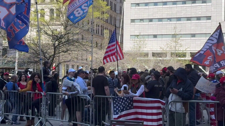 A New York si apre il processo contro Trump