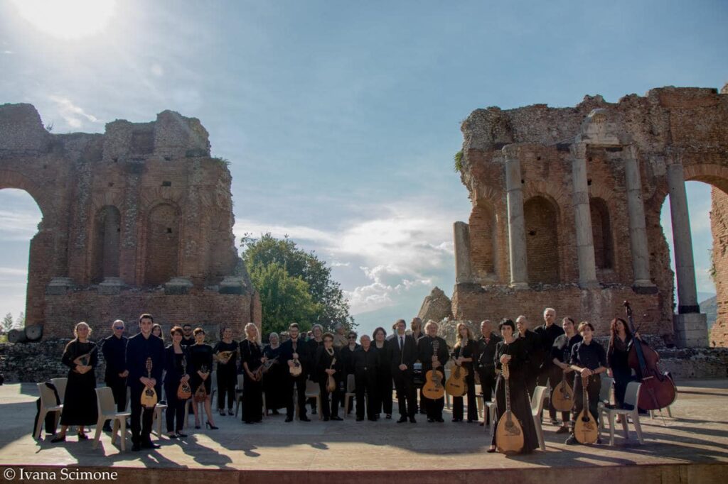 Taormina, oltre 2mila spettatori al Teatro Antico per il Concerto di Primavera 1 orchestra a plettro di Taormina