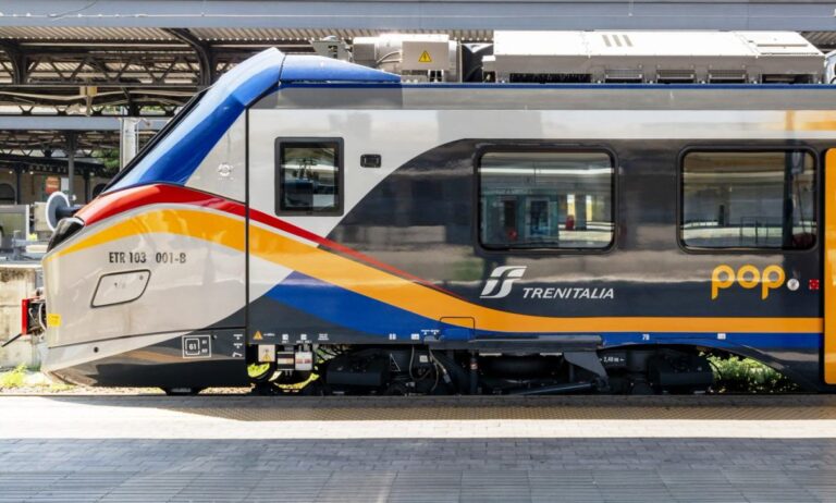 Più treni fra Messina, Catania e Siracusa. Aricò: “Attenzione a pendolari e turisti”