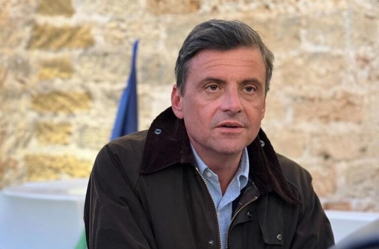 Calenda: “Dal governo ennesima infornata di bonus per pochi”