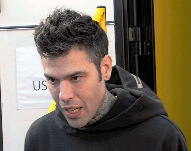 Fedez: “Sto bene, non so perché stiano dicendo che sono in fin di vita”