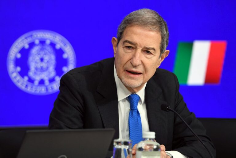 Campi Flegrei, Musumeci firma stato mobilitazione chiesto da Regione Campania