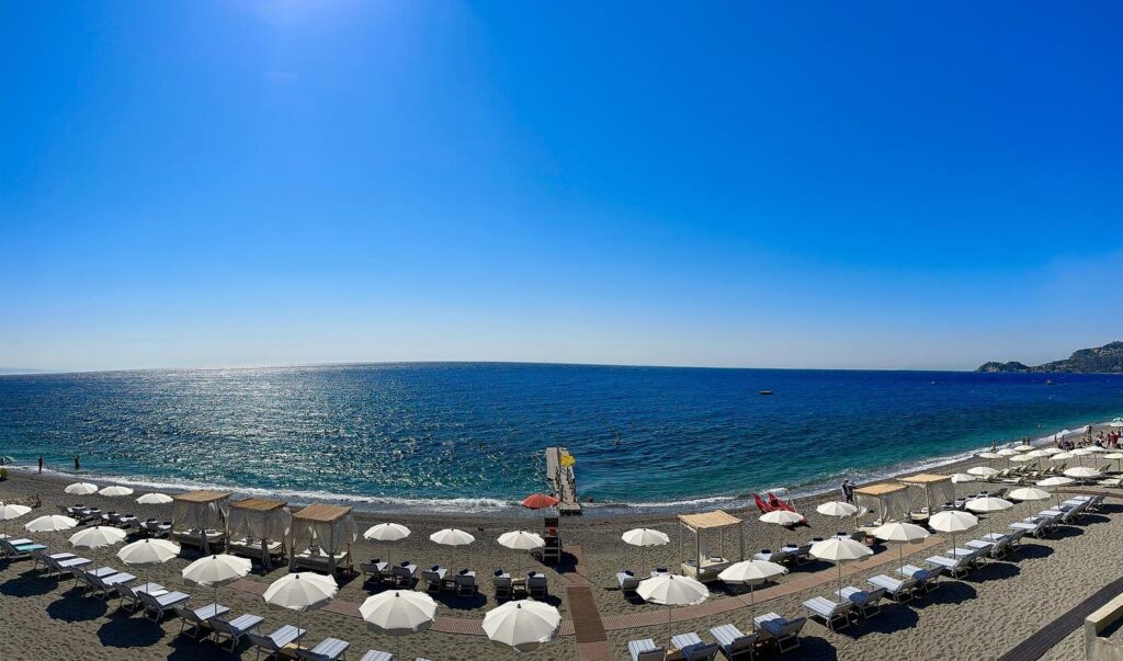 Il 18 maggio riapre Nuova Spiaggia Paradiso: a Letojanni un'oasi di relax e divertimento 2 Nuova Spiaggia Paradiso Letojanni 01