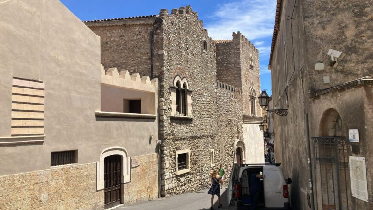 Palazzo Corvaja, il Comune stanzia altri fondi per completare i lavori