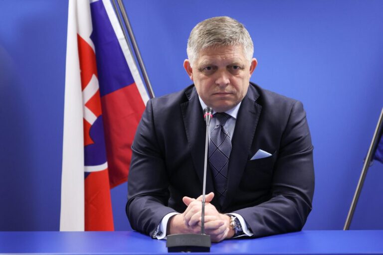 Slovacchia, attentato al premier Robert Fico, è in pericolo di vita Slovacchia, attentato al premier Robert Fico, è in pericolo di vita