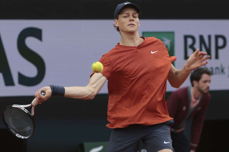Sinner batte Gasquet e vola al terzo turno a Parigi