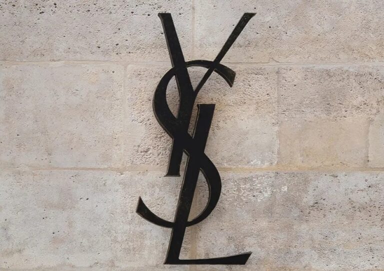 Kering prepara lo sbarco a Taormina: spunta l’indizio su Yves Saint Laurent