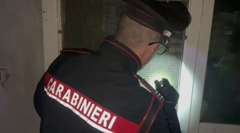 Ordinavano droga dal carcere. Misure cautelari per 33 persone