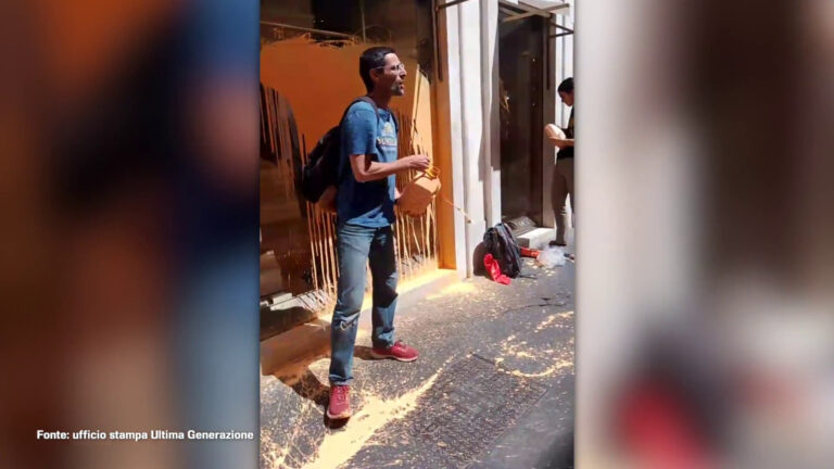 Altro blitz di Ultima Generazione a Roma